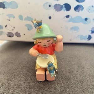 Vintage Wendt & Kuhn Erzgebirge Girl with birds, bowl